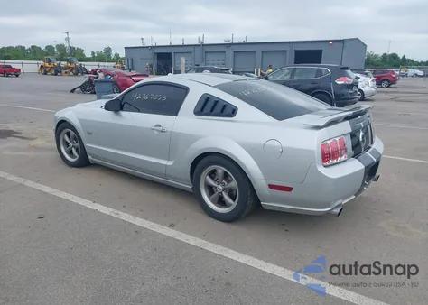2005 Ford Mustang Gt Deluxe/Gt Premium из США, поврежденный, VIN 1ZVFT82H955205830